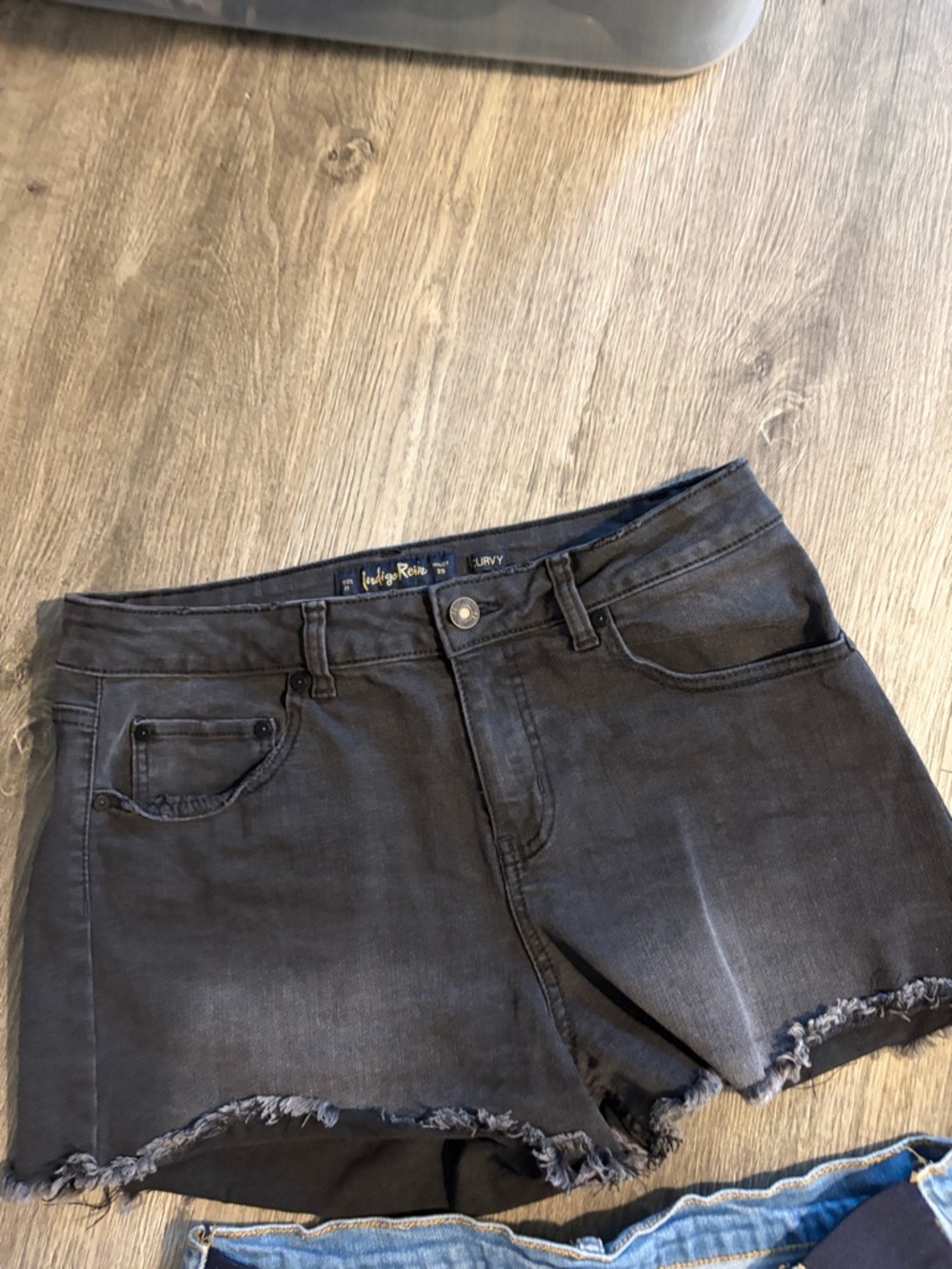 3Pair Women's Shorts Bundle M Size 11/29 medium - Picture 3 of 8
